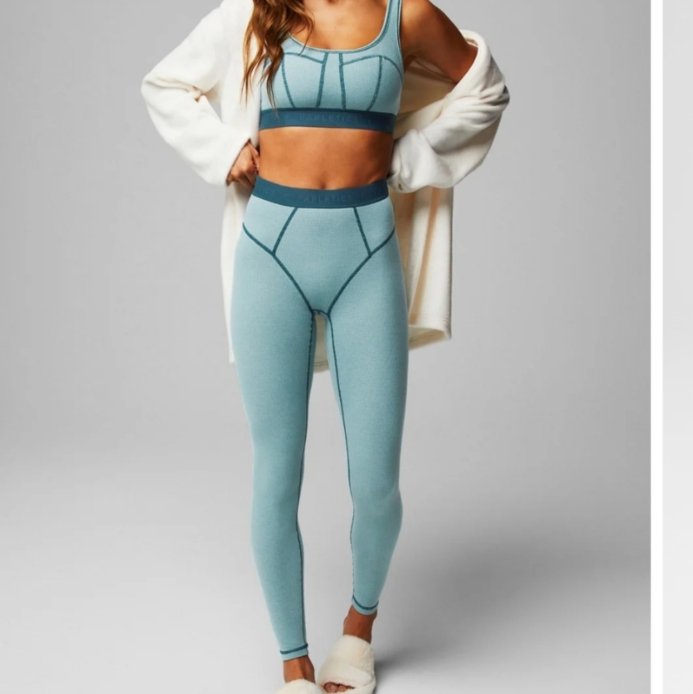 NWT Fabletics Waffle Legging Arctic Wave/Midnight Wave - Small Short